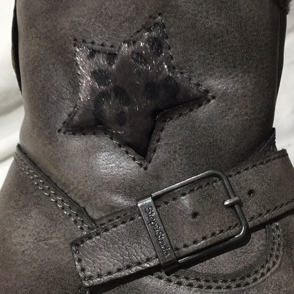 Girls taupe boots 9.5 worn once edgy look - Picture 8 of 11